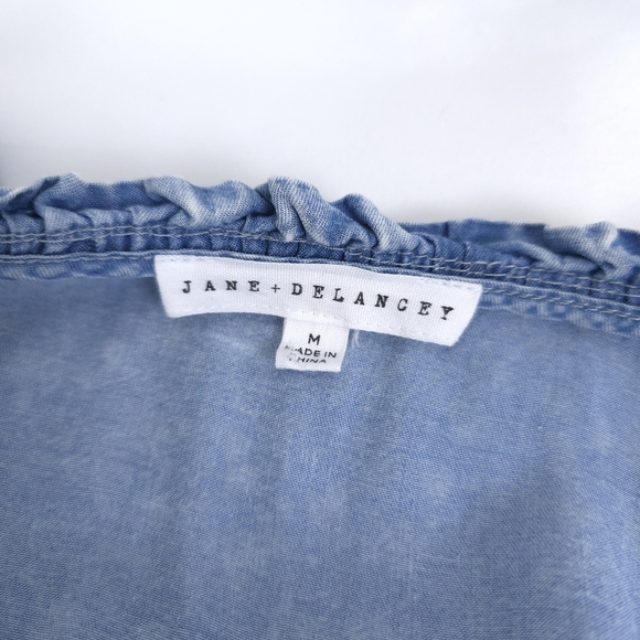 Jane + Delancy Tiered Distressed Flutter Sleeve Lyocel top Medium - Picture 5 of 9